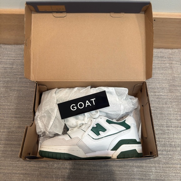 New Balance 550 in white green - Picture 2 of 9